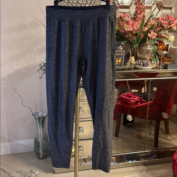 lululemon athletica Pants - Lululemon athletica Pants size L